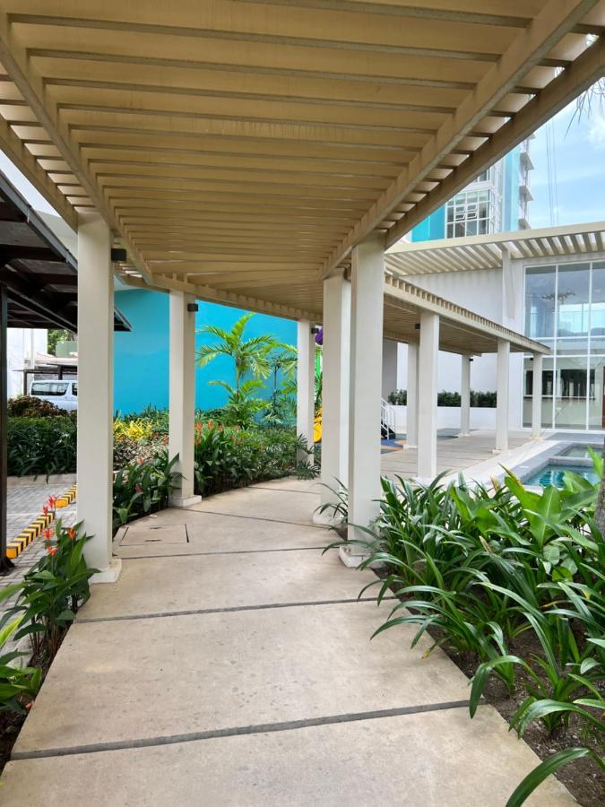 Lovely Studio Condominiums At Mesavirre Garden Residences Bacolod Esterno foto