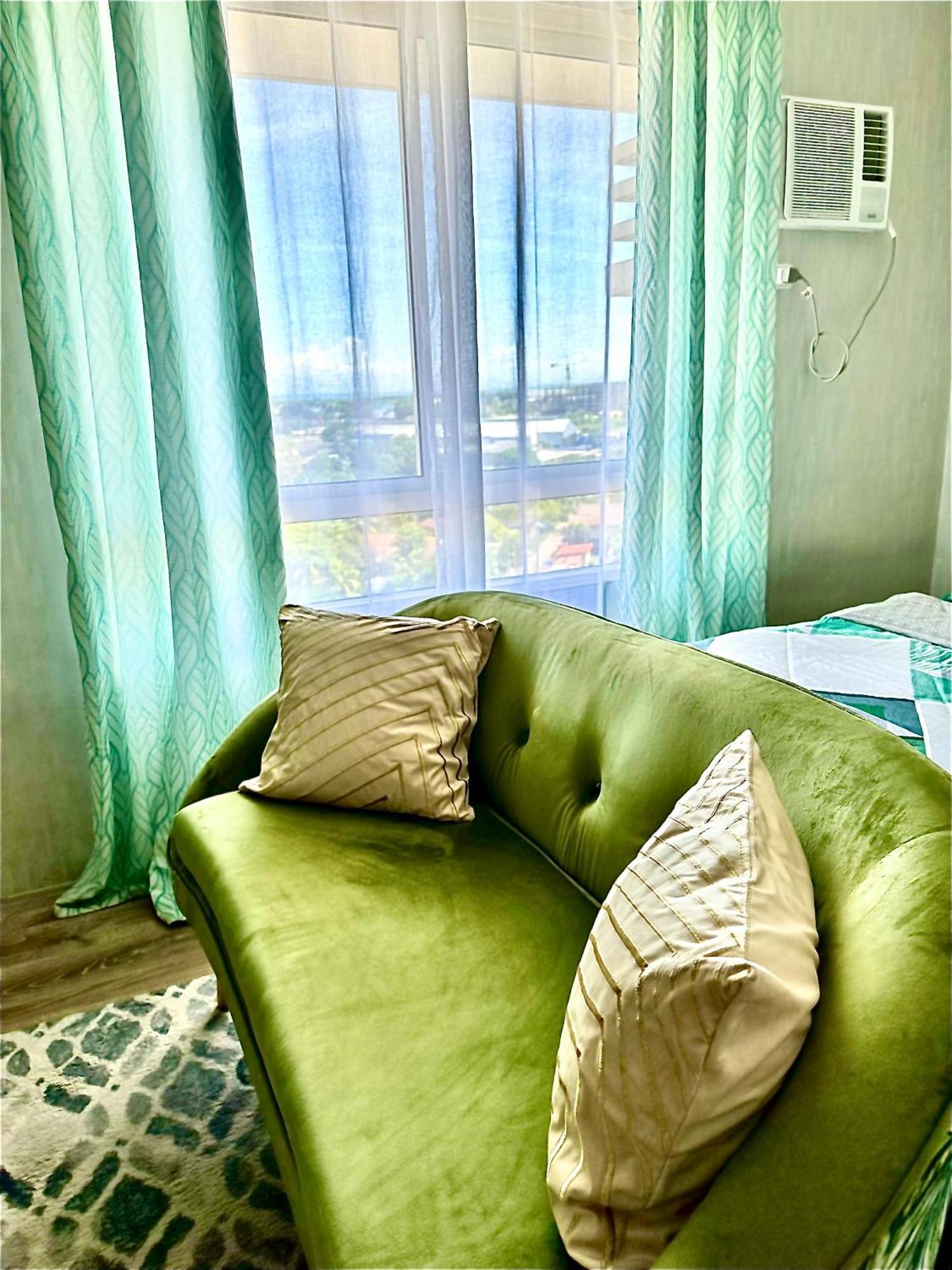 Lovely Studio Condominiums At Mesavirre Garden Residences Bacolod Esterno foto